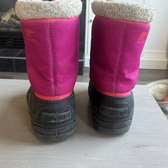 Sorel Boots Size 2 - Picture 4 of 4